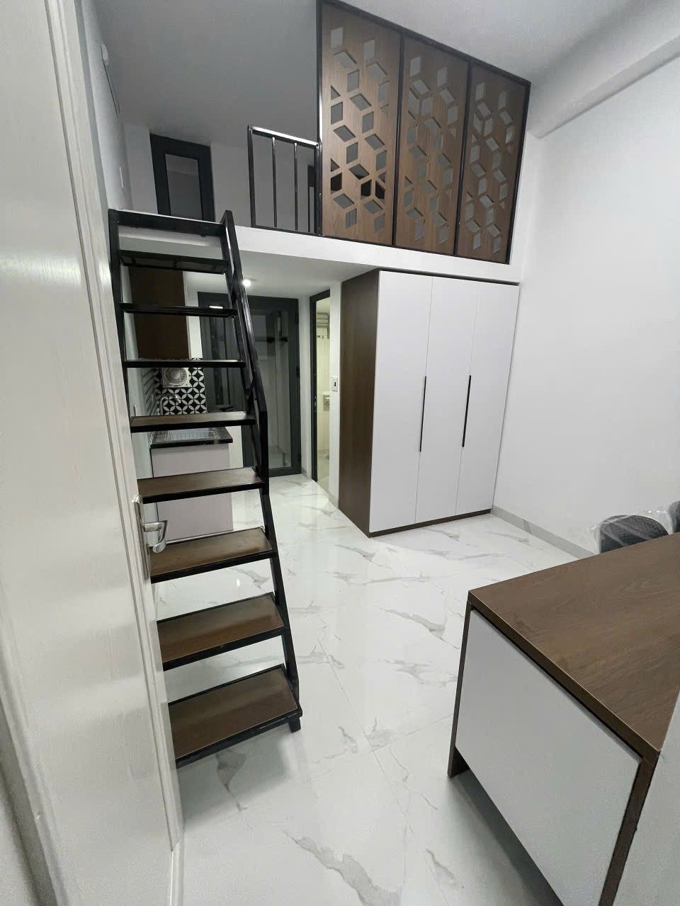 CĂN GÁC XÉP GIÁ RẺ Ở NGÕ 21 YÊN XÁ