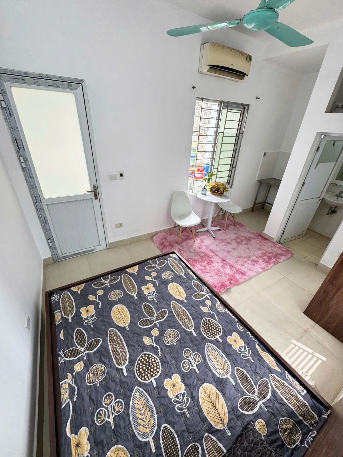 Phòng studio 40m2 ngõ 1160 Đường Láng