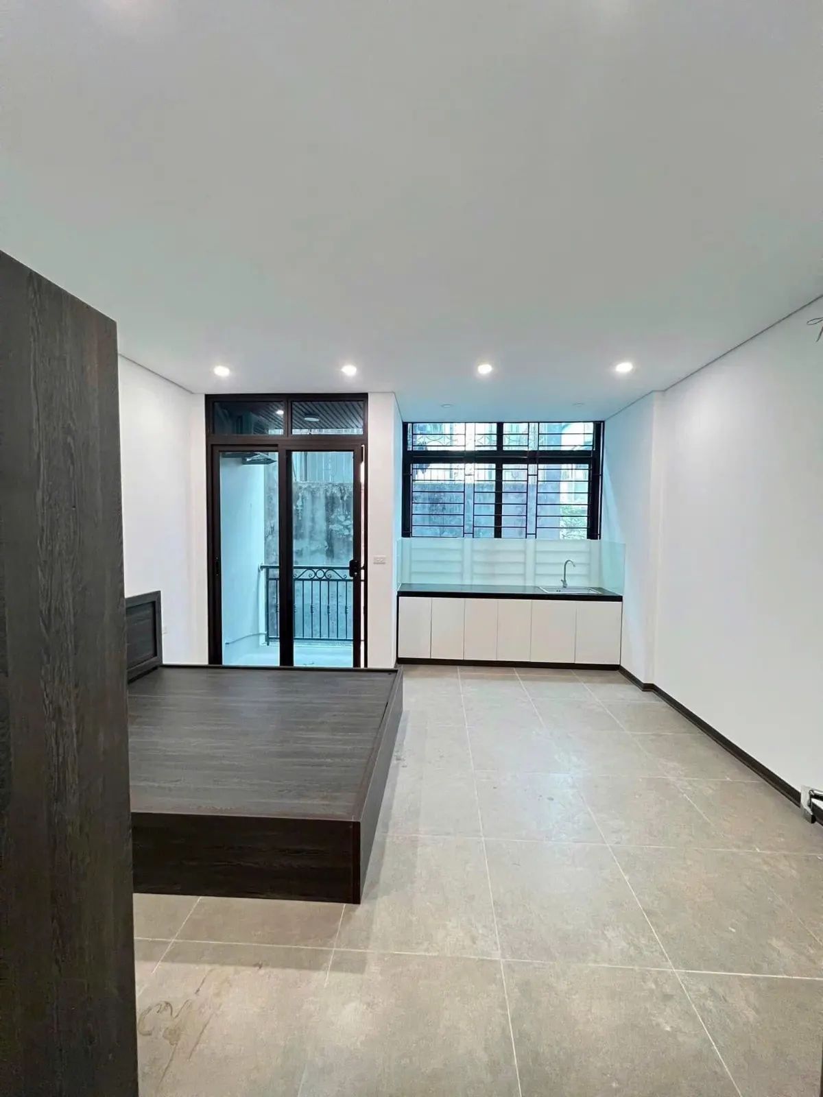 Studio khép kín tại ngõ 59 Trịnh Công Sơn ( Ngõ 612 Lạc Long Quân đi vào)
