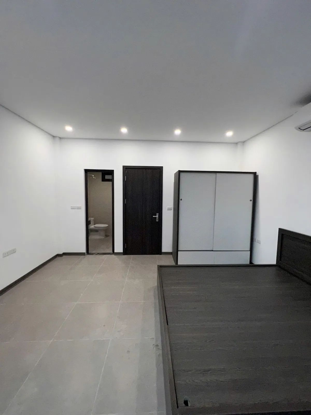 Studio khép kín tại ngõ 59 Trịnh Công Sơn ( Ngõ 612 Lạc Long Quân đi vào)