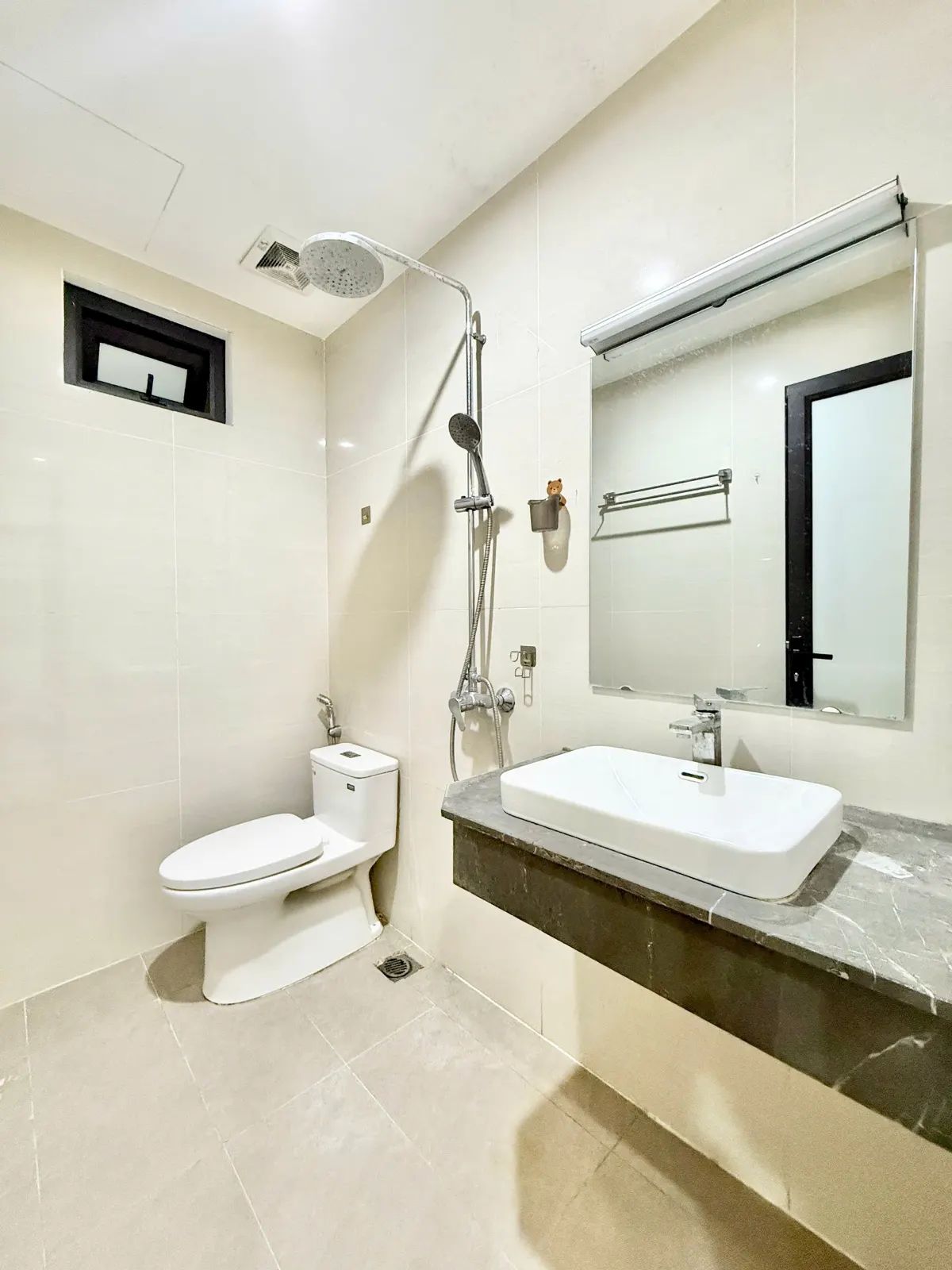 Studio khép kín ngõ 612 Lạc Long Quân