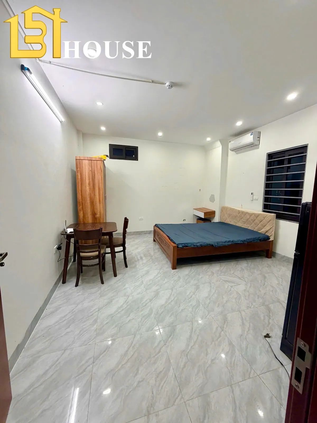 STUDIO FULL NT Ở NGÕ 255 CẦU GIẤY